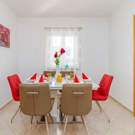 2 Bedroom Lovely In