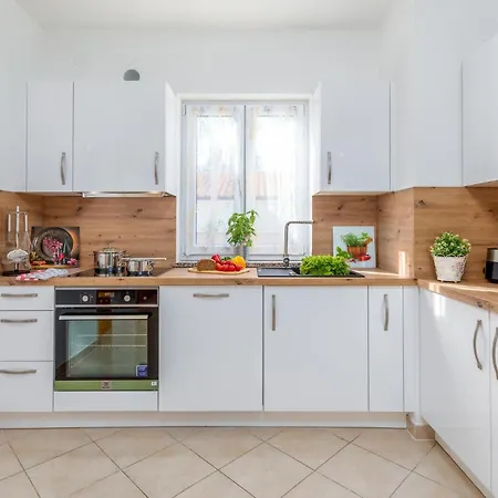 2 Bedroom Lovely In