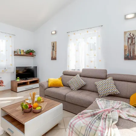 Holiday home 2 Bedroom Lovely In