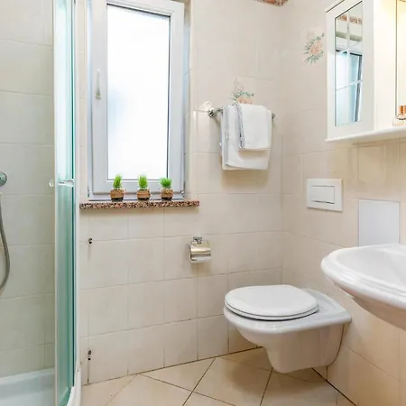 2 Bedroom Lovely In