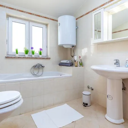 度假居 2 Bedroom Lovely In