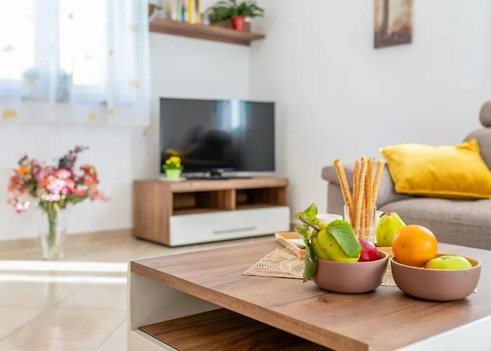 2 Bedroom Lovely In * Musalez