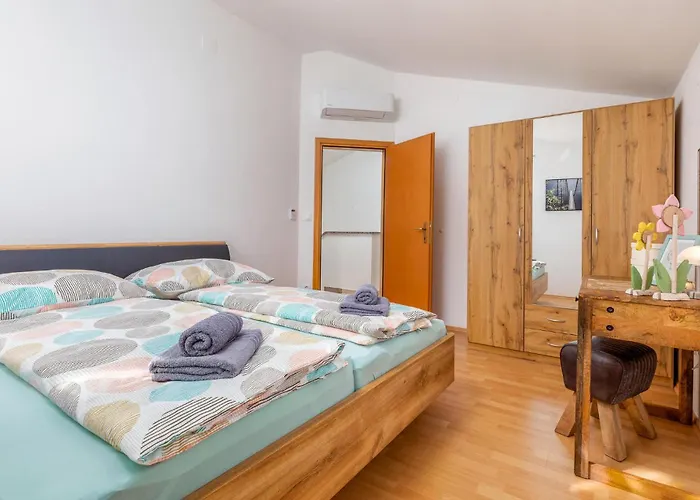 2 Bedroom Lovely In *